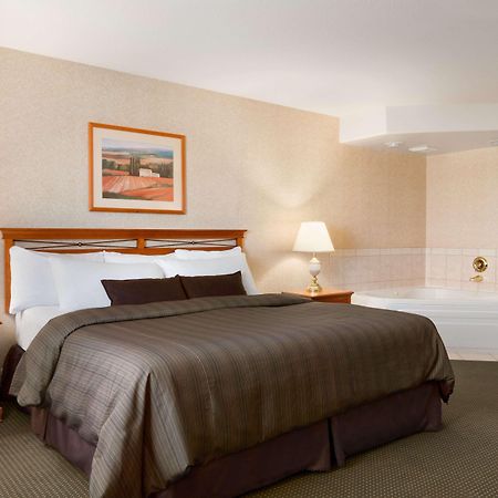 Days Inn By Wyndham Saskatoon Eksteriør billede