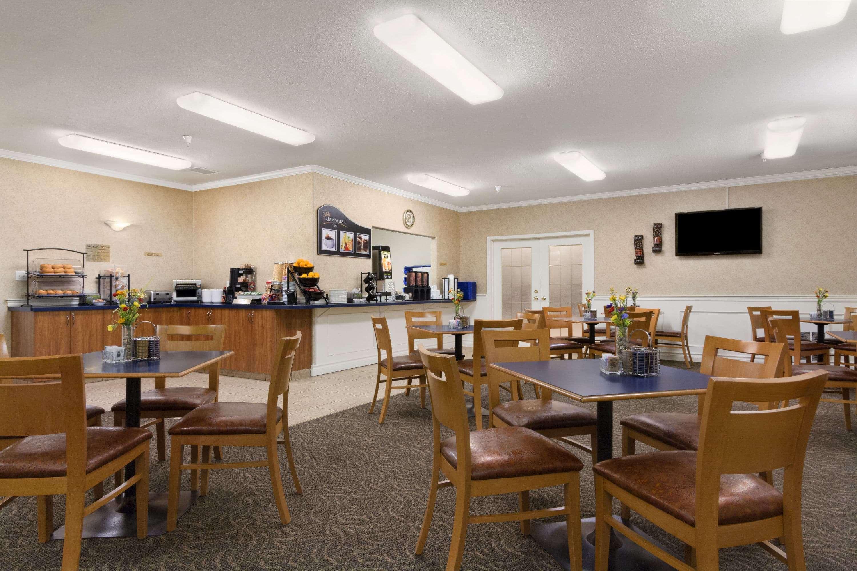 Days Inn By Wyndham Saskatoon Eksteriør billede