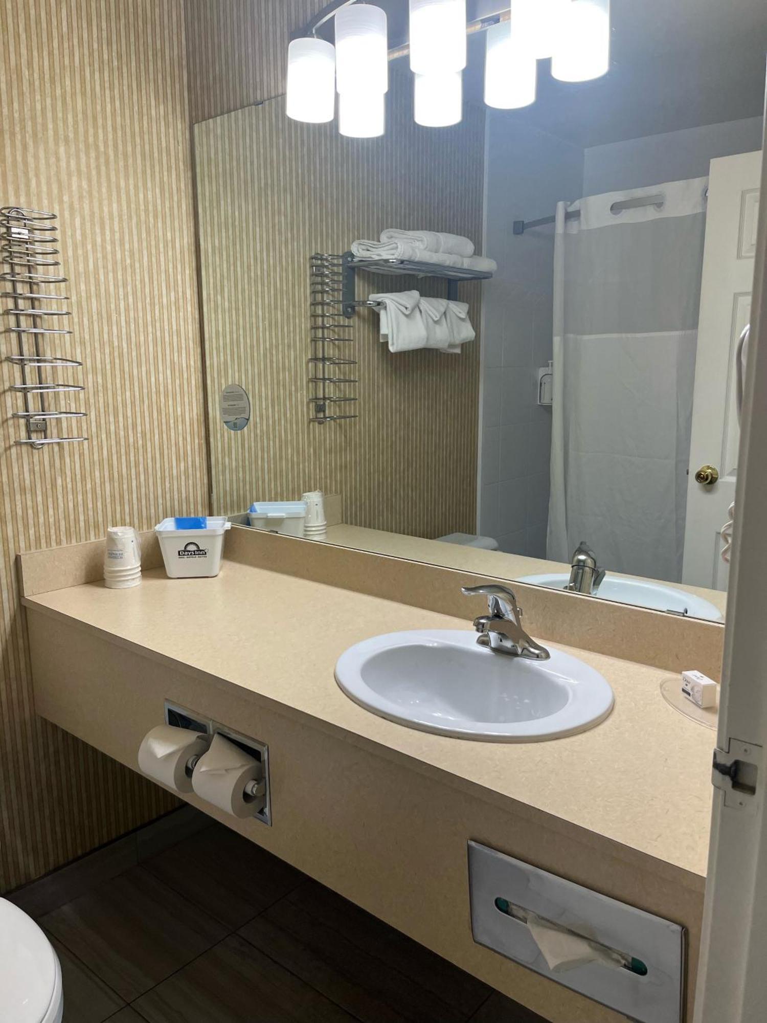 Days Inn By Wyndham Saskatoon Eksteriør billede
