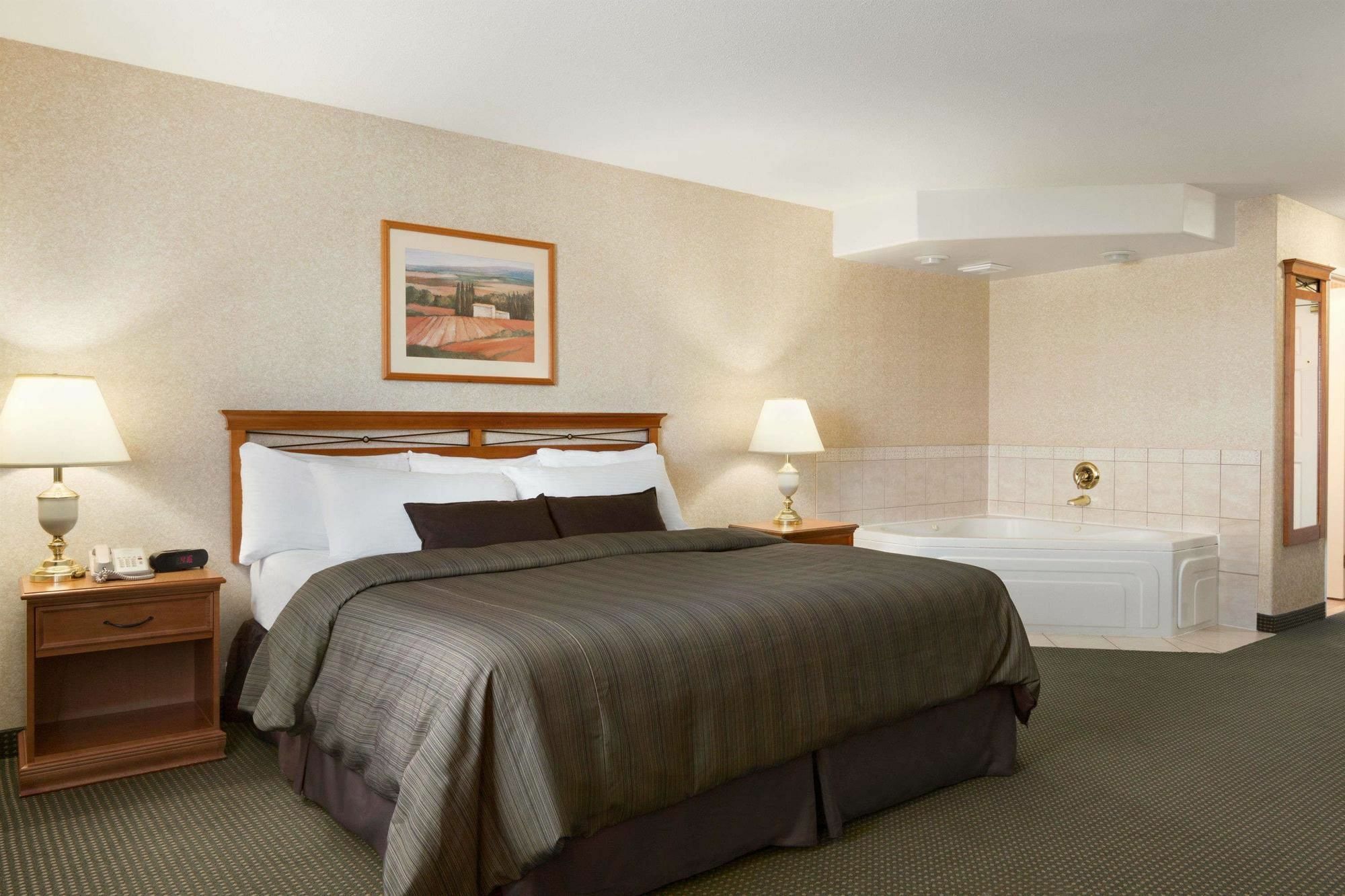 Days Inn By Wyndham Saskatoon Eksteriør billede